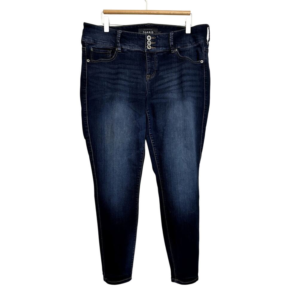 NWOT Torrid Premium 3-Button Jegging Skinny Jeans Dark Wash Size 14R Curvy